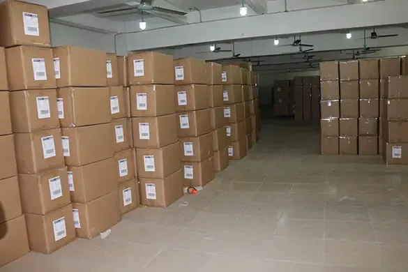 Final carton packing for export shipment by manufacturer