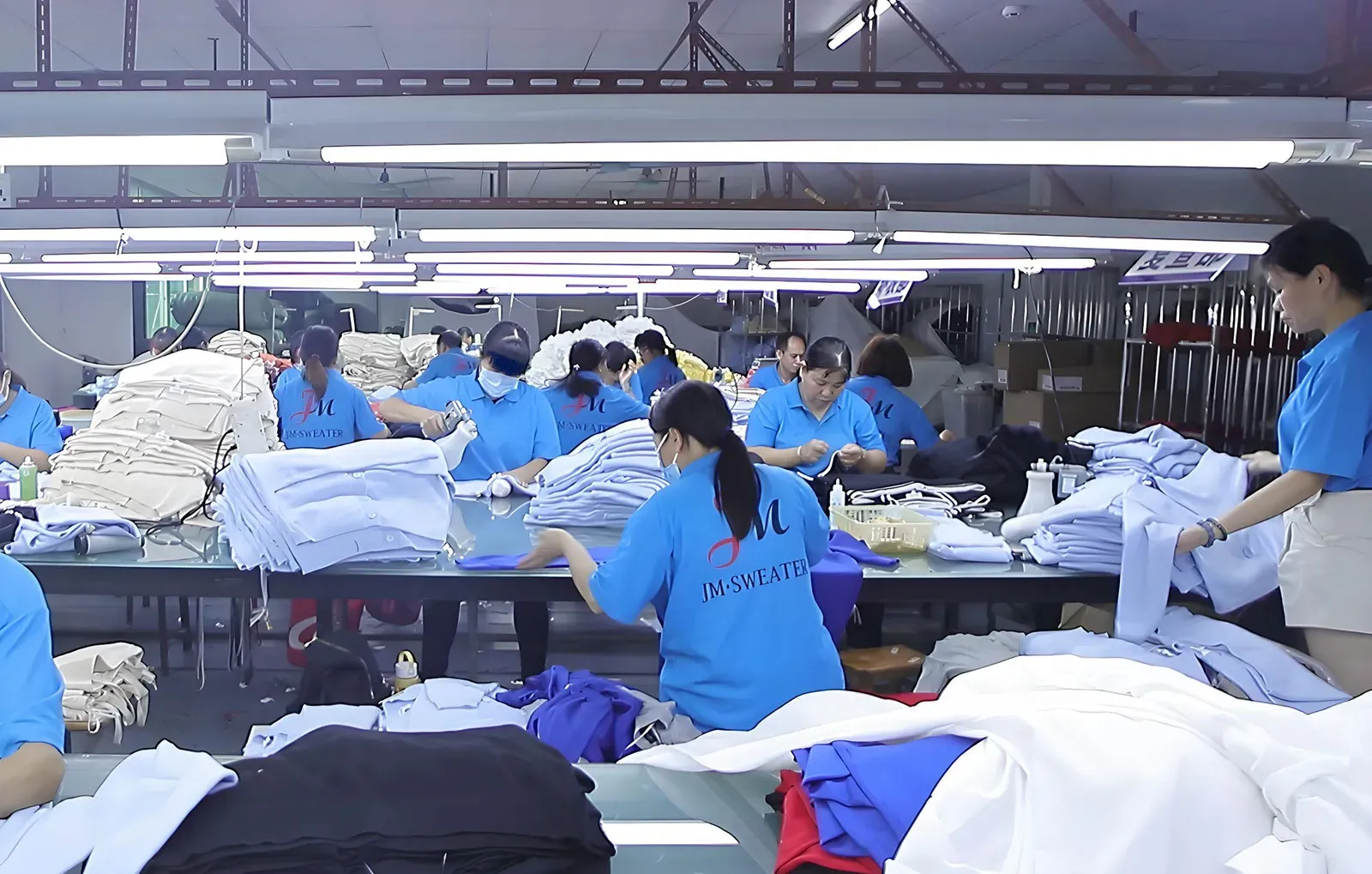 streetwear knitwear manufacturer private label packaging and export shipment