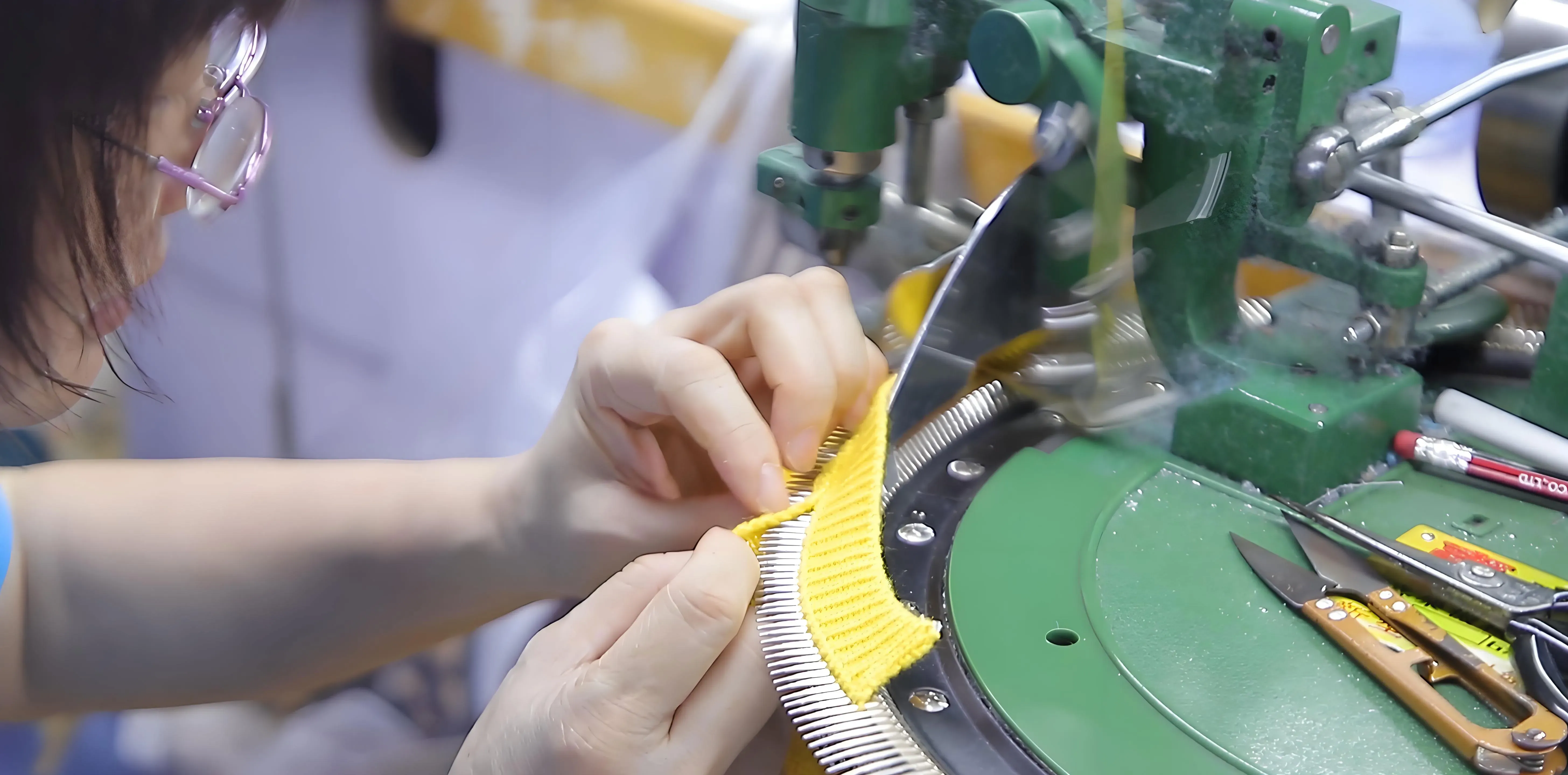 sustainable yarn knitwear manufacturer production process in China knitwear factory