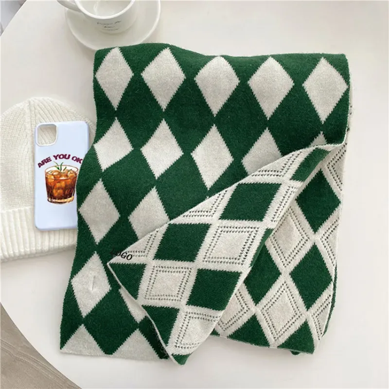 Custom Argyle Jacquard Scarf: Reversible Knit Winter Shawl Knitting Details