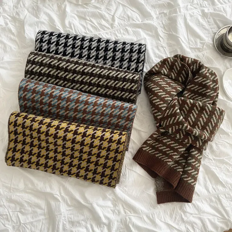 Custom Houndstooth Knit Scarf: OEM Pied-de-Poule Winter Wrap Flat Display