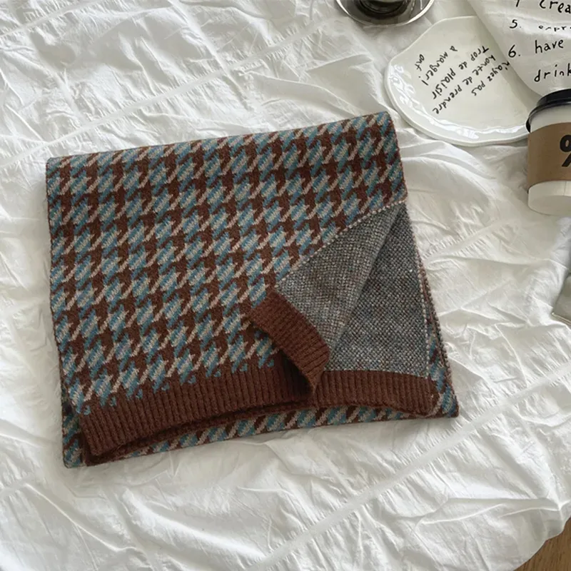 Custom Houndstooth Knit Scarf: OEM Pied-de-Poule Winter Wrap Knitting Details