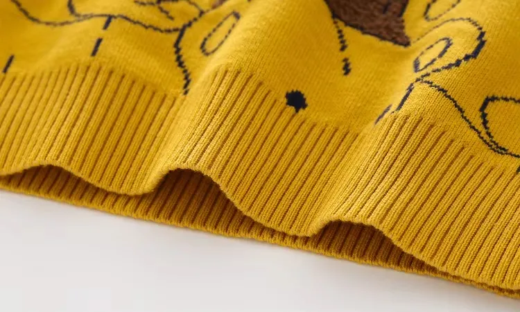 custom-kids-bear-pattern-jacquard-knit-sweater-hem-details