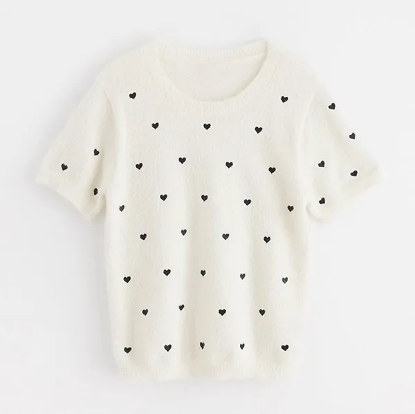 custom-kids-heart-fuzzy-knit-t-shirt-flat-details